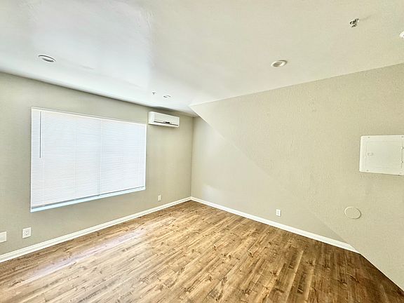 5th image of 12912 Doty Ave #17