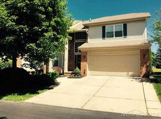 3162 Silverbrook Dr, Oakland Twp, MI 48306