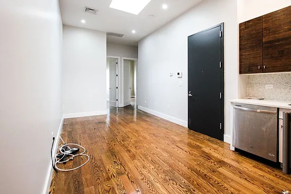 Rented by Bold New York | media 14