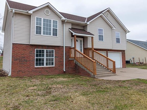 3rd image of 1005 E Pearl Ct