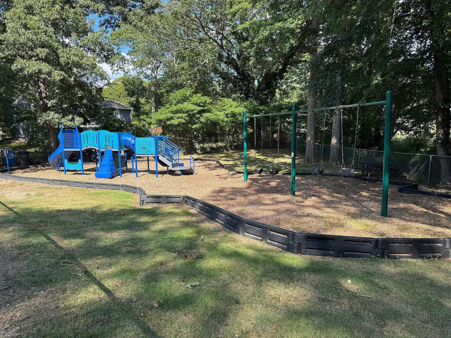 5 bed, 1600 sqft, $6,250 — Photo 3