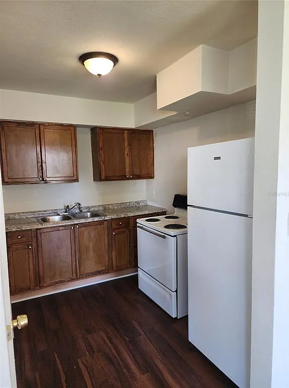 1 bed, 1.0 bath, 550 sqft, $1,200 — Photo 3