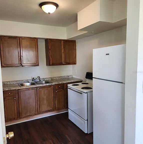 2227 Highland St S #2 — Photo 3