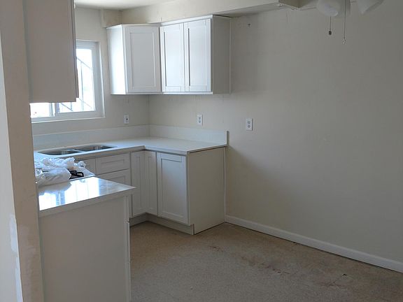2nd image of 3244 McLarens Ln APT 3