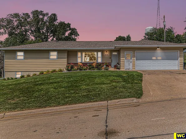 206 W 6th St, Kennard, NE 68034