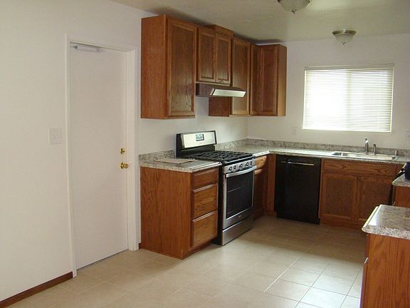 4th image of 417 N South St #O