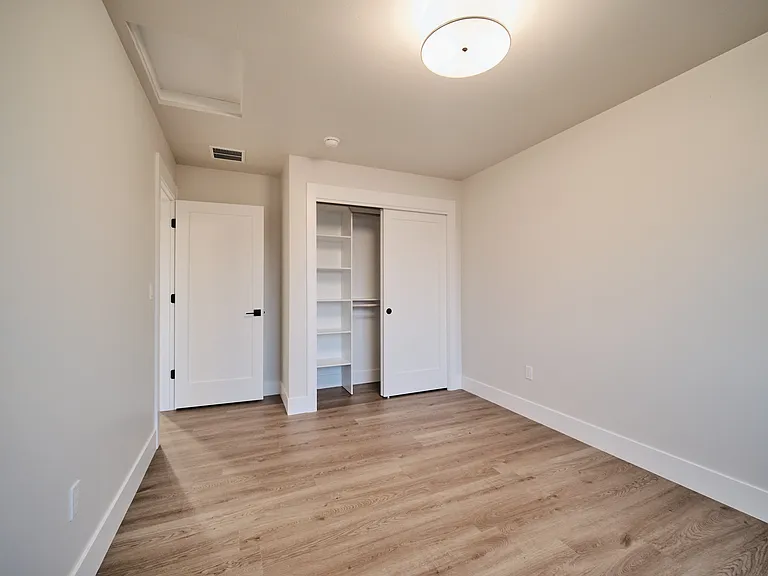 784 W Redwood Ct — Photo 23