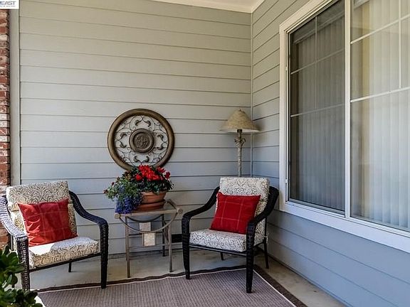 5th image of 3888 Blackstone Ct