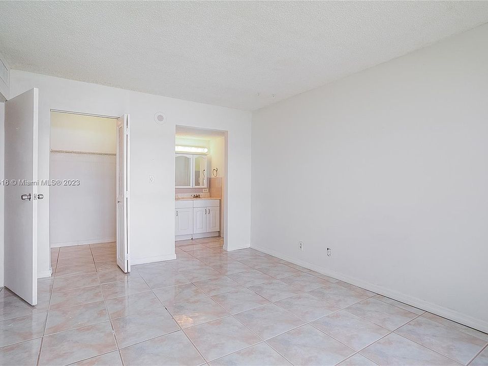 17021 N Bay Rd North Miami Beach, FL, 33160 - Apartments for Rent | Zillow