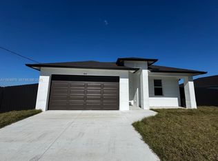 2812 54th St W, Lehigh Acres, FL 33971