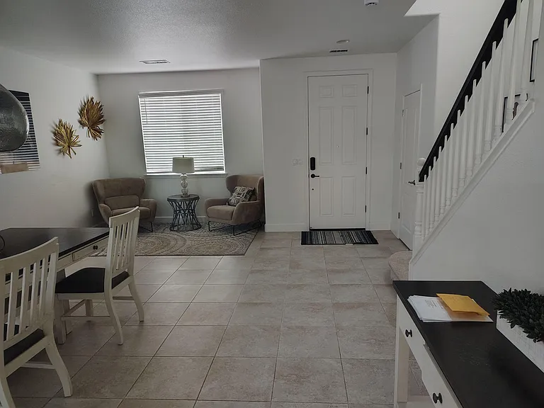 E Greenbrae Dr — Photo 8