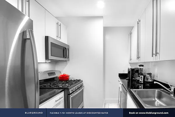 Rented by The Blueground | media 8