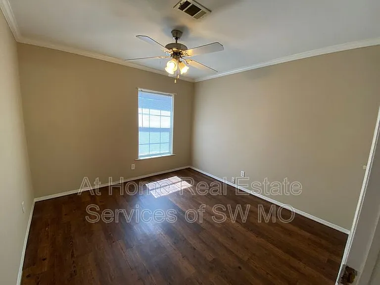 501 W Warren Ave #A — Photo 7