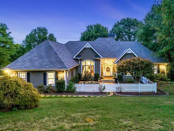 4th image of 115 Granny Smith Cir