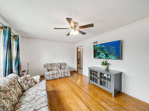 5th image of 233 N Davis Ave