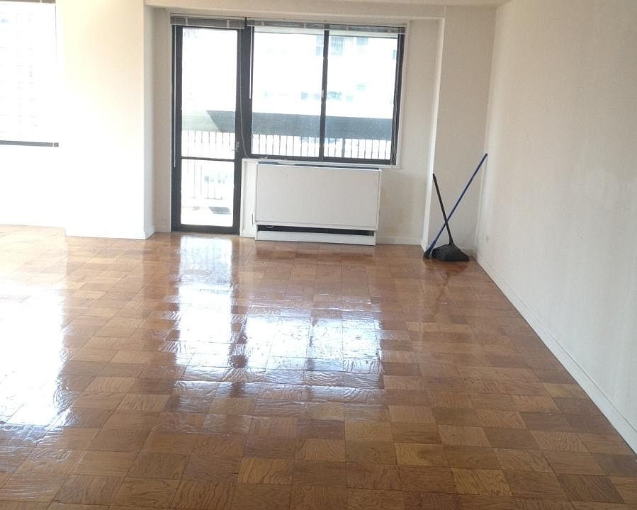 1st image of 158 E 31st St