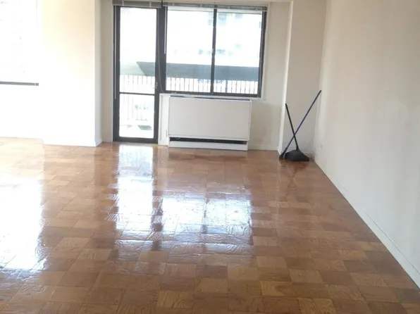 160 E 31st St, Brooklyn, NY 11226