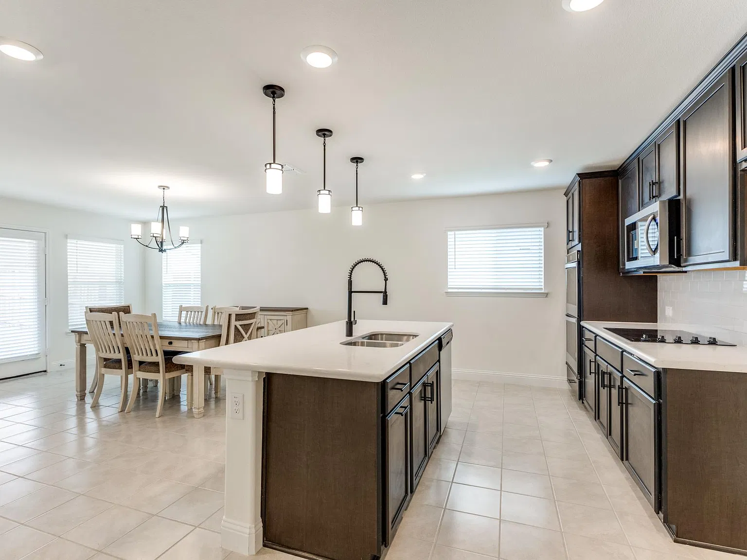 3 bed, 1787 sqft, $2,195 — Photo 3