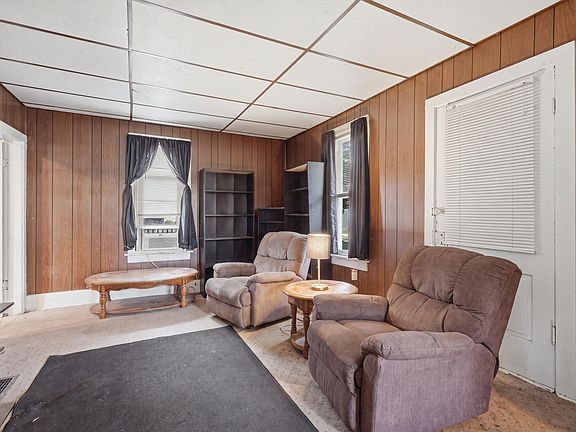 4th image of 341 W 15th St