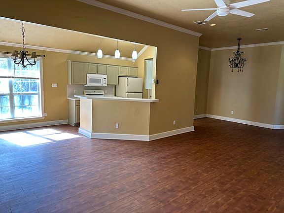 4th image of 3623 Vienna Dr