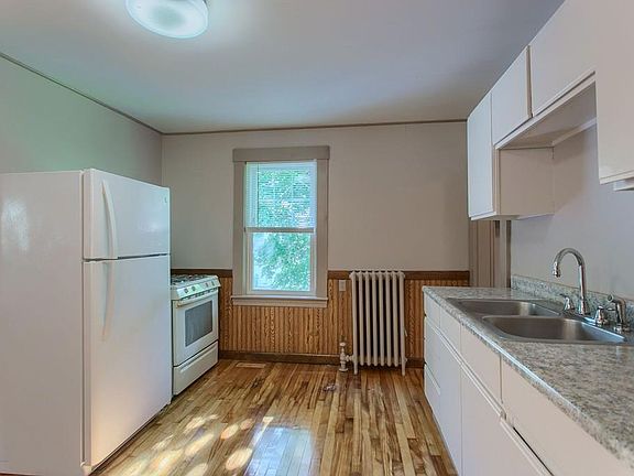 4th image of 30 Hannigan Ct