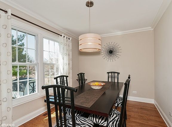 5th image of 228 Dover Ct