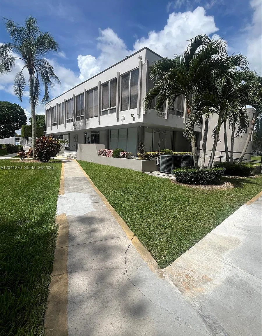 14170 SW 84th St — Photo 4