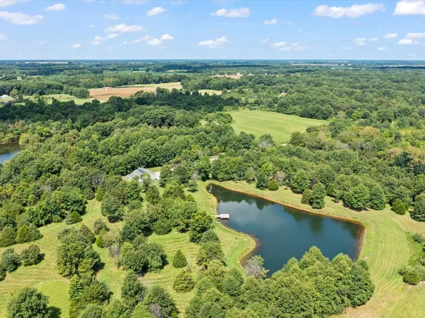 7302 River Rd, Iuka, IL 62849