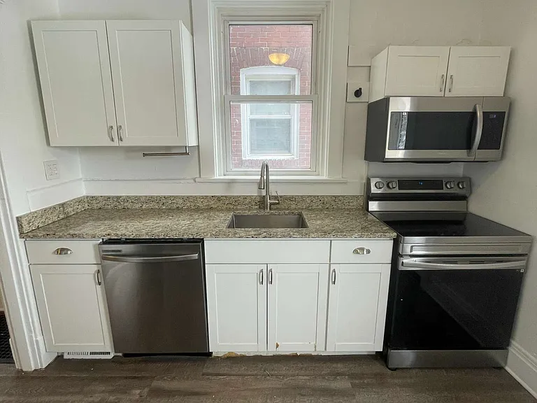 136 S Spring Ave #136 — Photo 33