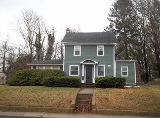 16 Asbury Ave, Farmingdale, NJ 07727