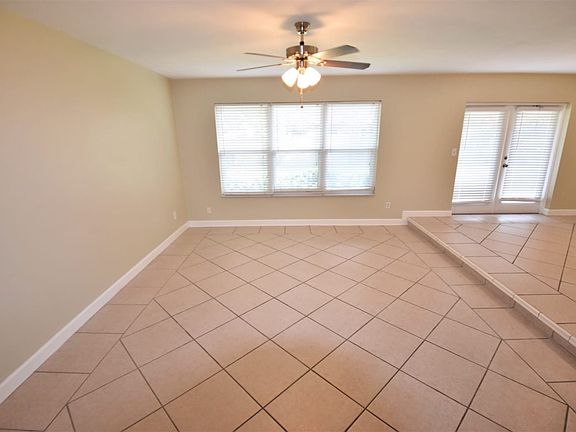 2nd image of 2616 Verde Ln