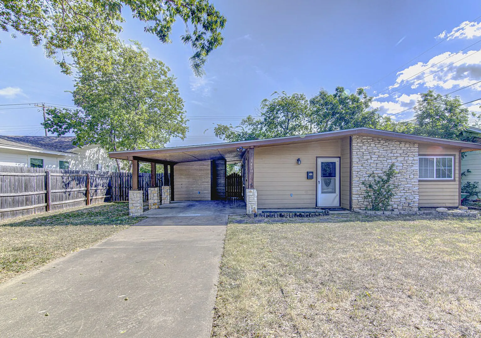 Well-Maintained 3 Bed Home with Spacious Backyard — Photo 1