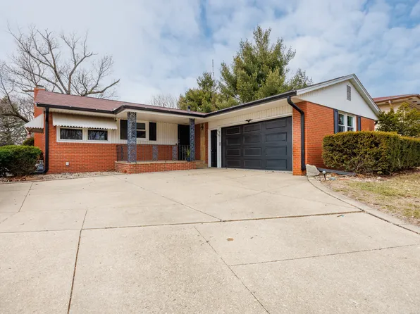 813 Highpoint Rd, Normal, IL 61761