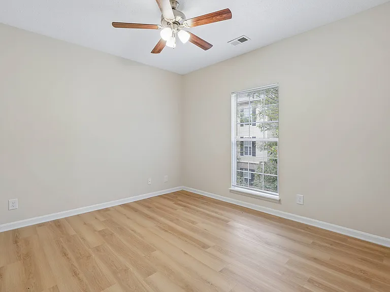 Orchard Hills Apartments — Photo 30