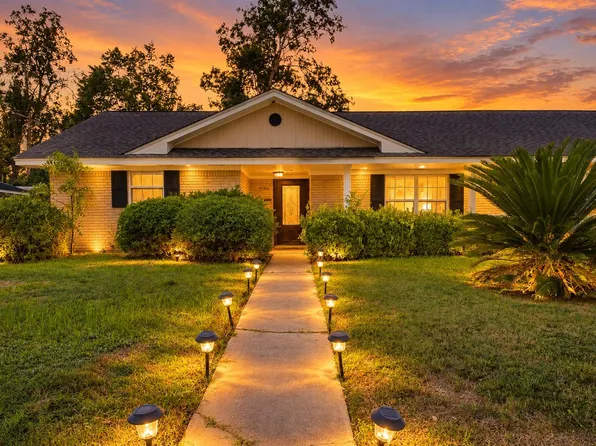 2104 French Pl, Baytown, TX 77520