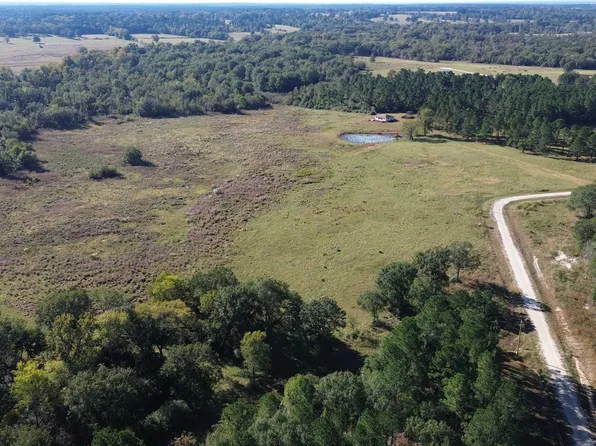 300 Buckhorn Creek Trl, Crockett, TX 75835