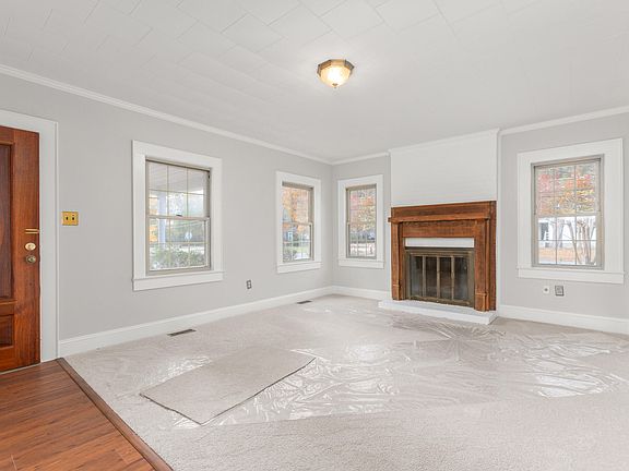 4th image of 1557 Granville St