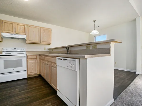 The Vista Apartments and Townhomes