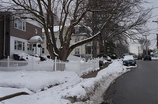 3rd image of 171 Wood Ave #1