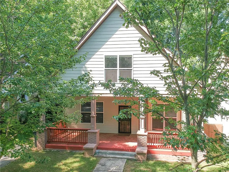 1371A Clermont Ave — Photo 1