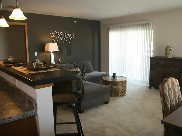 1600Tosa Apartments — Photo 10