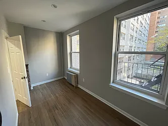 Rented by Green Line Realty