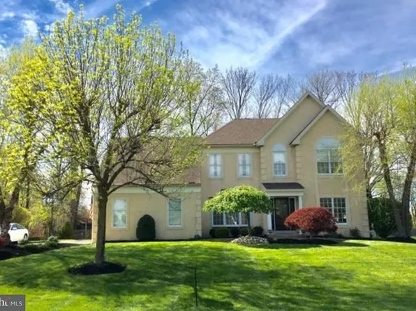 2546 Candytuft Dr, Jamison, PA 18929