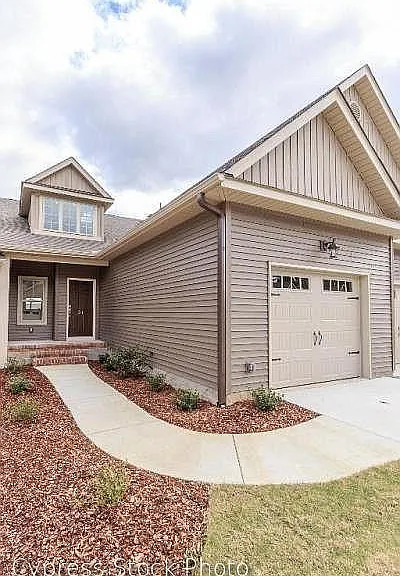 111 Cypress Cir — Photo 7