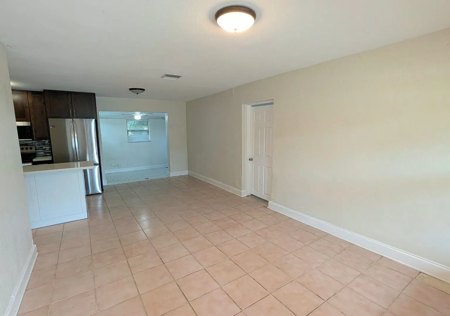 Comfort & Convenience! 3BR Home with Private Yard — Photo 3