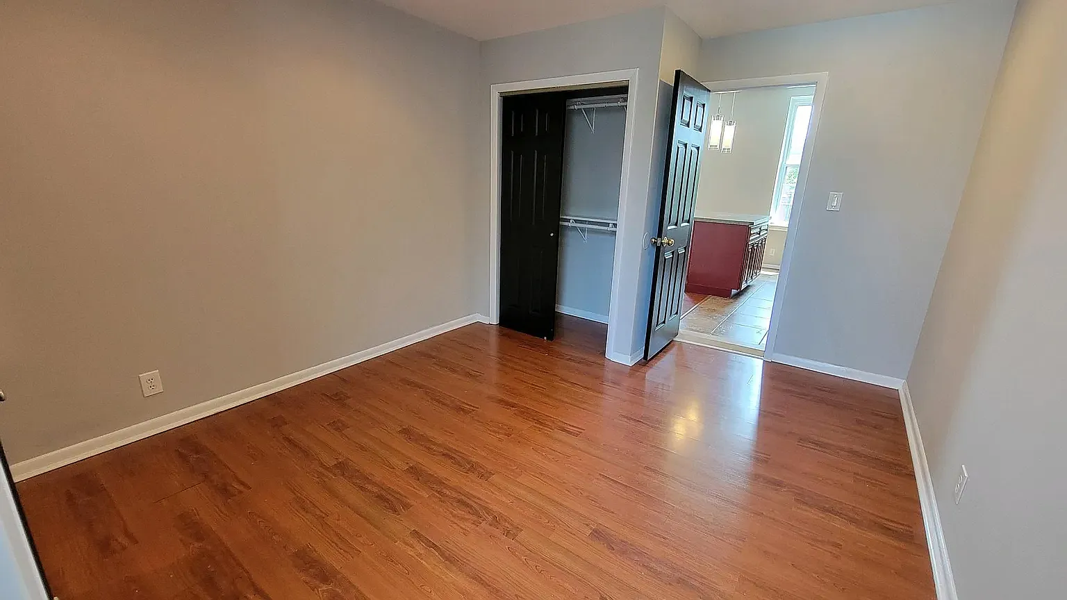 1 bed, 700 sqft, $1,500 — Photo 3