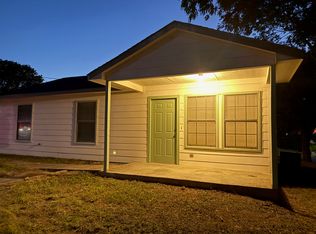 902 N Saint Marys St, Beeville, TX 78102
