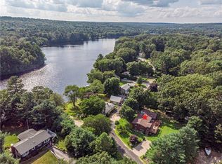24 Sunset Dr, Hope Valley, RI 02832