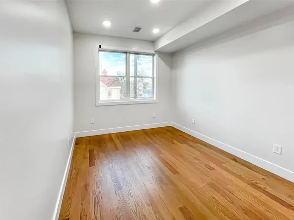 285 Lembeck Avenue image 12 of 20