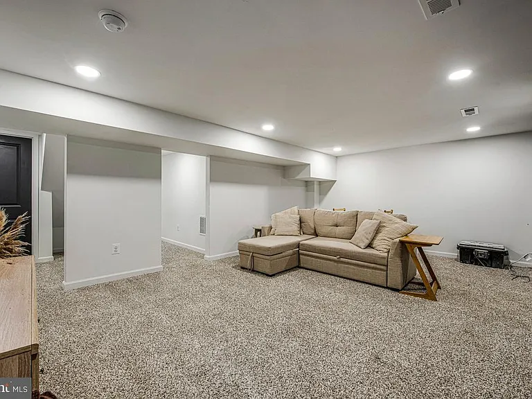 3704 Hamilton St — Photo 31